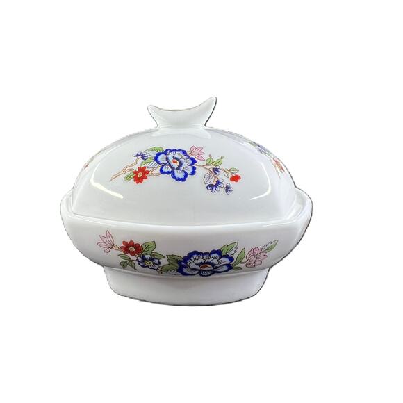 Royal Tara Tara Hall Fine Bone China Keepsake Trinket Box - Picture 1 of 9